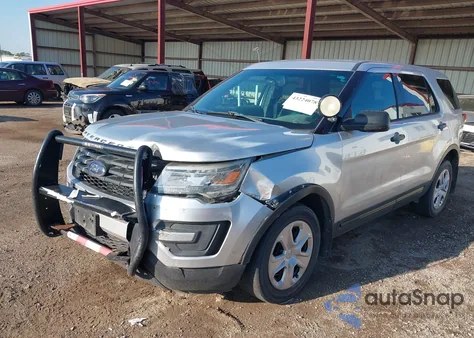 2016 Ford Police Interceptor z USA, uszkodzony, nr VIN 1FM5K8AR5GGB97062